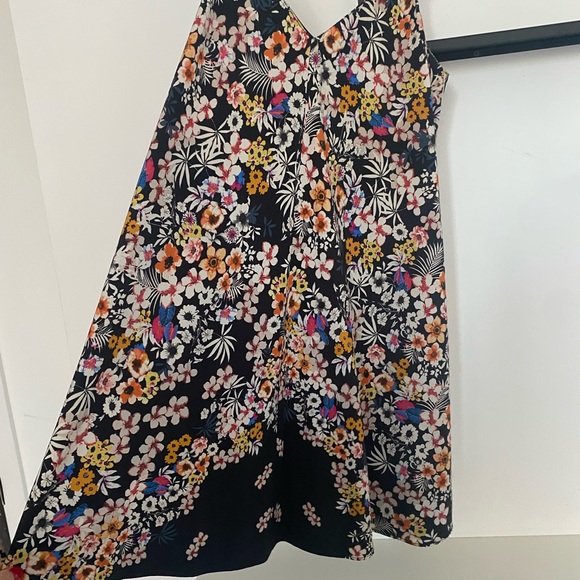 Zara Floral Mini Swing Dress Size Medium - Picture 7 of 9